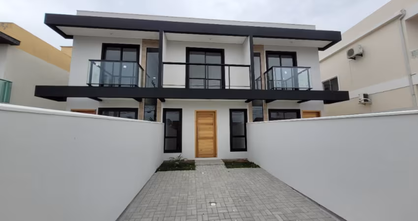 OPORTUNIDADE DE MORADIA! CASA ESTILO SOBRADO  A VENDA -