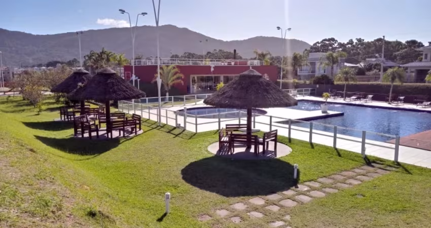 OPORTUNIDADE IMPERDÍVEL – Casa Linda em Condomínio Fechado no Norte da Ilha!