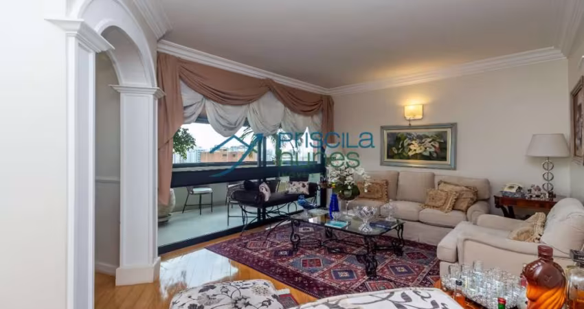 Apartamento Moema em andar alto com vista