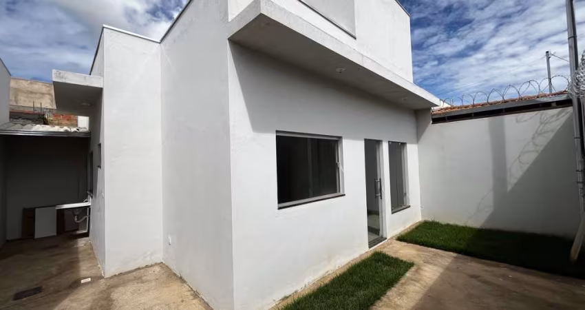 Casa para Venda em Montes Claros, Jardim Olímpico, 2 dormitórios, 1 banheiro, 1 vaga