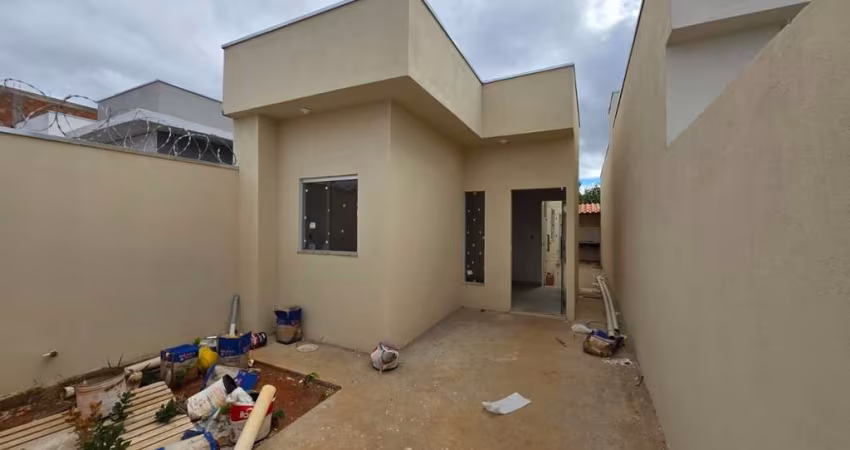 Casa para Venda em Montes Claros, Jardim Primavera, 2 dormitórios, 1 banheiro, 1 vaga
