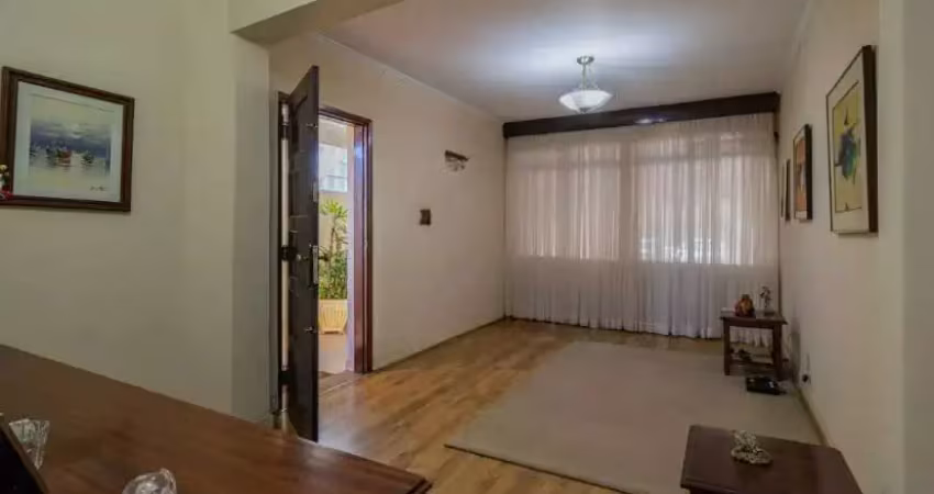 Sobrado á venda na vila sônia, com 3 dormitórios, sendo 1 suíte e 3 vagas.