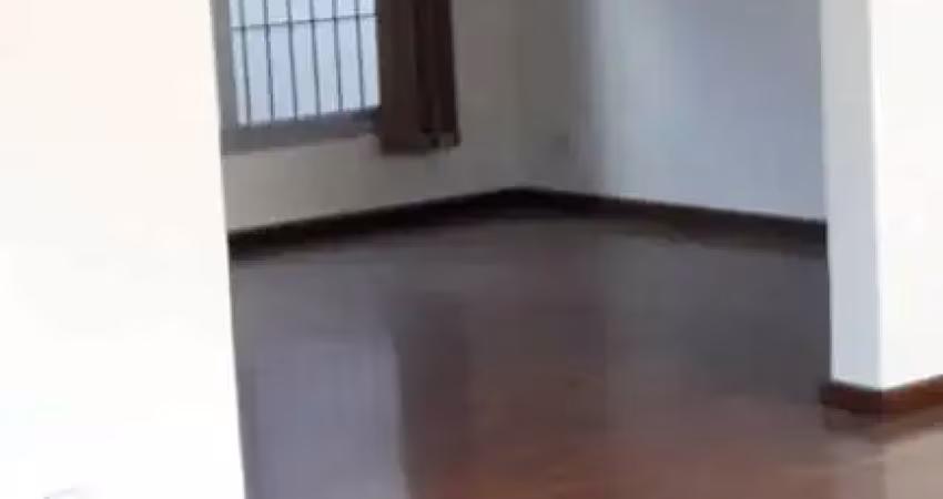 Butantã - casa de 443m² com 6 dormitórios (2 suites), 3 banheiros, 2 salas e 4 vagas.