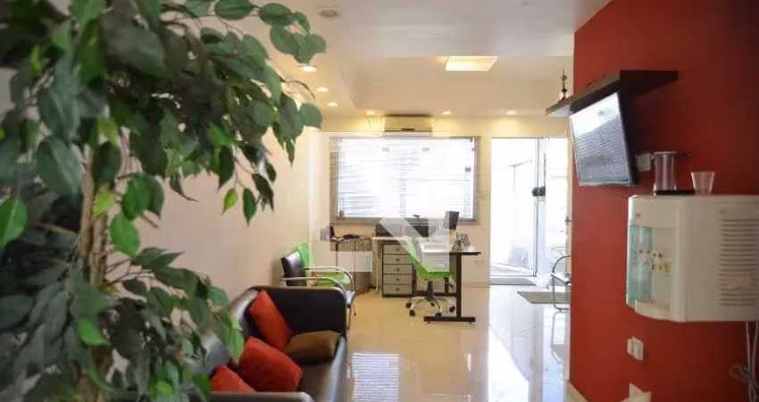Casa com 2 quartos à venda na Rua Maria Ortiz, 256, Campestre, Santo André