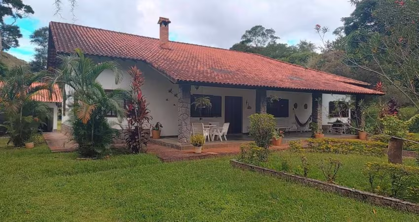 Sítio para Venda em Engenheiro Paulo de Frontin, Sacra Família, 4 dormitórios, 3 suítes, 3 banheiros, 3 vagas