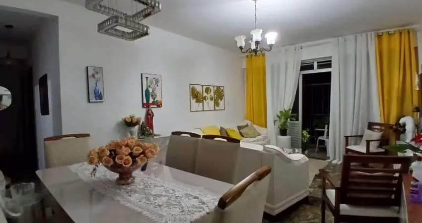 Graça > Rua Djalma Ramos > 3 quartos 2 suíte > varanda