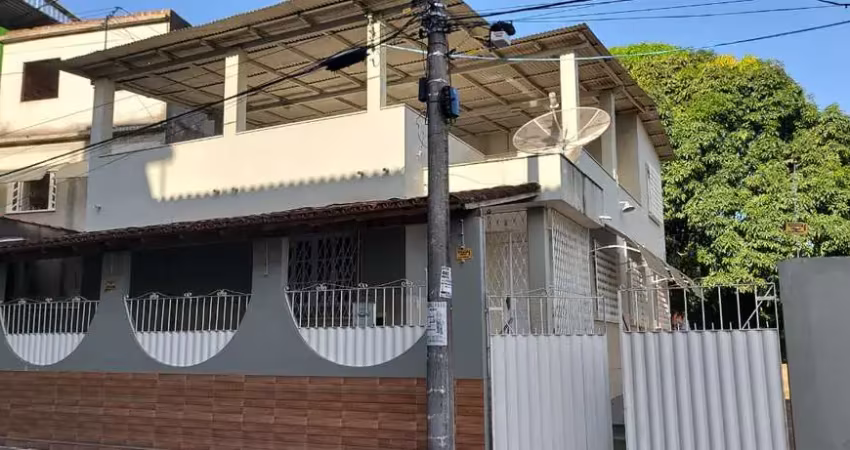 Casa com 5 quartos à venda na João Bernadino Senna, 2, Tucúm, Cariacica