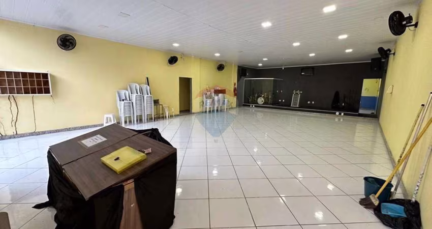 Imóvel comercial de 3 andares em Santos Dumont (antes, utilizado como Igreja)