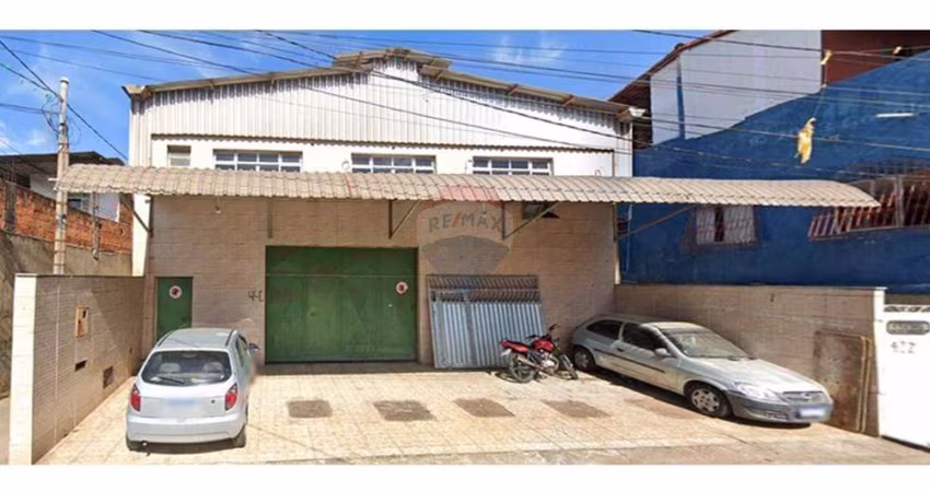 Galpão Comercial Bem Localizado em Monte Belo, Vitória!