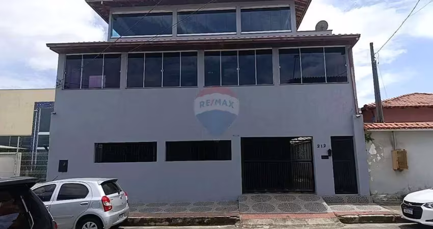 Salão do imóvel top100 | casa triplex à venda | parque jacaraípe | 5 suítes | 8 banheiros | área gourmet | piscina |