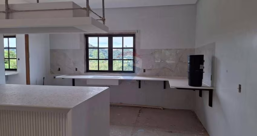 INVESTIMENTO SEGURO OU REFÚGIO PARA APOSENTADORIA? ESSA CHÁCARA COM 400M², DUAS CASAS E ÁREA DE LAZER COMPLETA TEM TUDO QUE VOCÊ PROCURA!