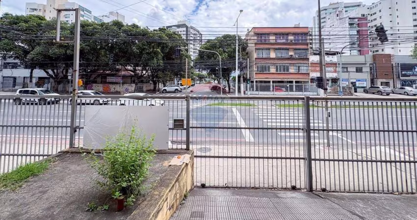 Casa Espaçosa à Venda na Av. Beira Mar – 4 Quartos, 403m² de Terreno em Bento Ferreira!