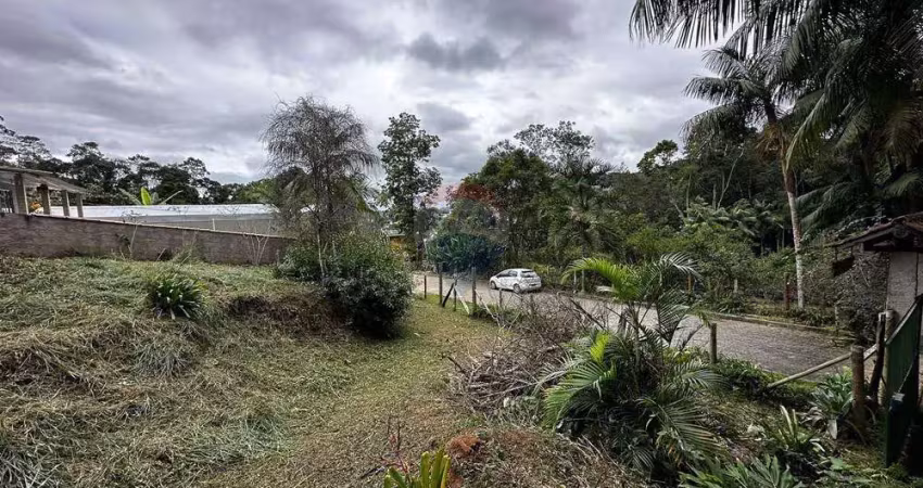 Terreno urbano em pedra azul com 8500 m² à 5 minutos da rota do lagarto