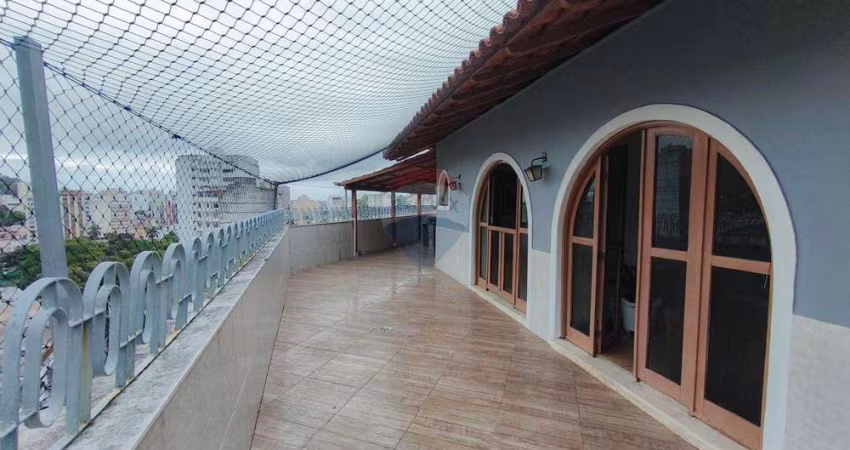 Cobertura à Venda com Vista Panorâmica no Centro de Vitória