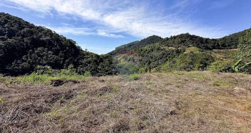 Terreno 30.000m² com platô, rio e 2,3km do centro de domingos martins