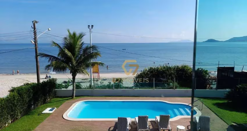 Apartamento com 3 dormitórios sendo uma suíte, com dois banheiros e um lavabo, home box e duas vagas de garagem com  134 m² por r$ 2.200.000 -