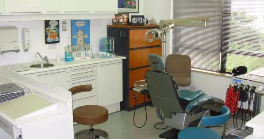 Conjunto comercial na região do bela vista com 104m² sendo 4 salas e 2 banheiros.