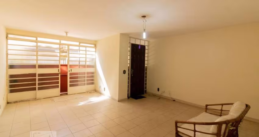 Casa à Venda - Moema, 3 Quartos,  220 m2