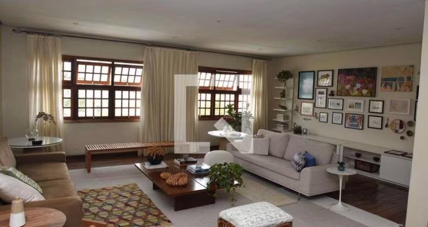 Casa à Venda - Jardim Marajoara , 3 Quartos,  400 m2