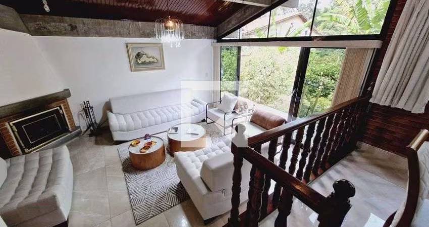 Casa à Venda - Portal do Morumbi, 3 Quartos,  380 m2