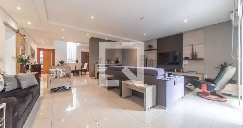 Casa à Venda - Bosque da Saúde, 3 Quartos,  350 m2
