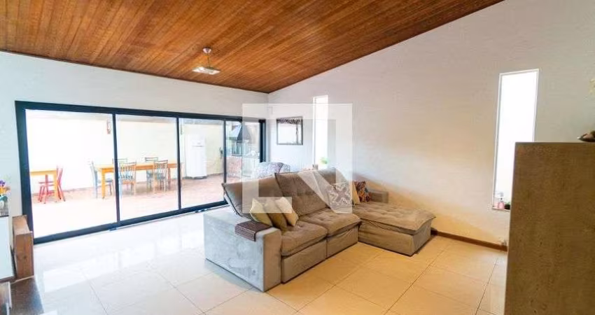 Casa à Venda - Planalto Paulista, 3 Quartos,  223 m2