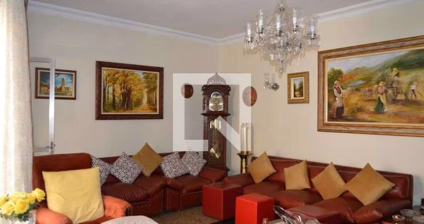 Casa à Venda - Ipiranga, 2 Quartos,  320 m2