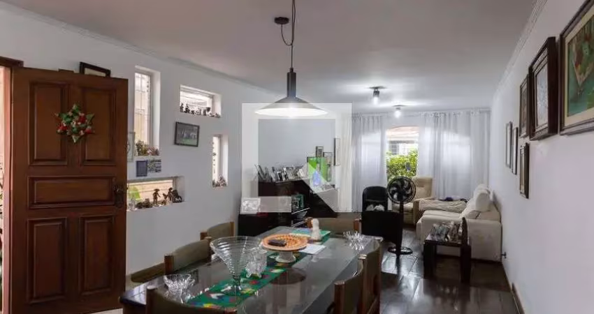 Casa à Venda - Bosque da Saúde, 3 Quartos,  220 m2