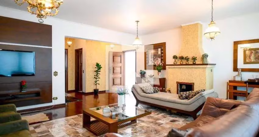 Casa à Venda - Bosque da Saúde, 3 Quartos,  349 m2