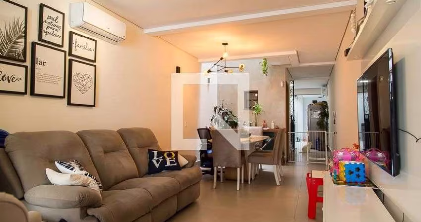 Casa à Venda - Saúde, 3 Quartos,  140 m2