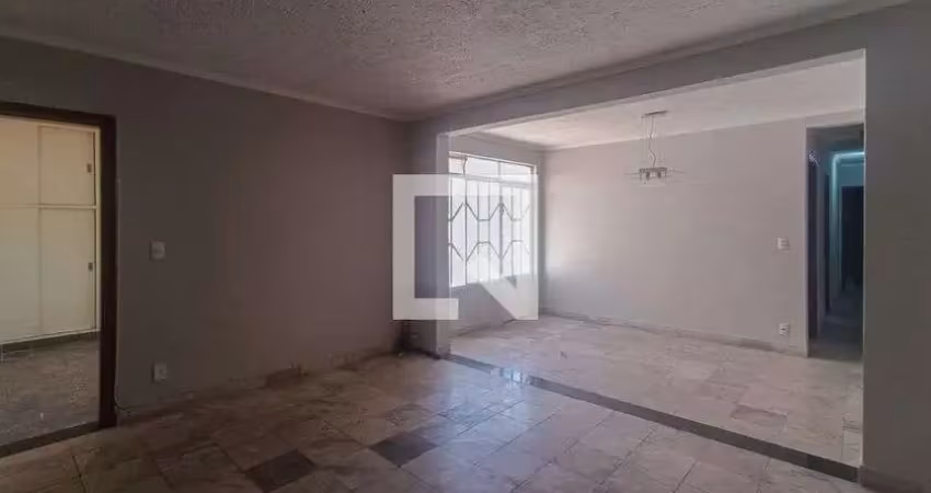 Casa à Venda - Ipiranga, 2 Quartos,  200 m2