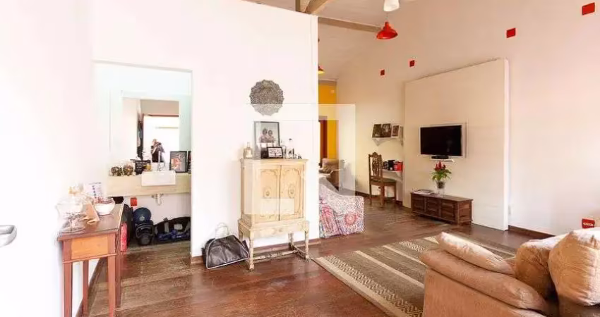 Casa à Venda - Vila Pompéia, 2 Quartos,  90 m2