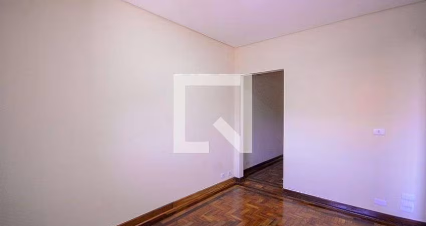 Casa à Venda - Bosque da Saúde, 2 Quartos,  120 m2