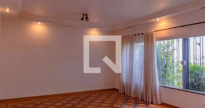 Casa à Venda - Planalto Paulista, 3 Quartos,  250 m2