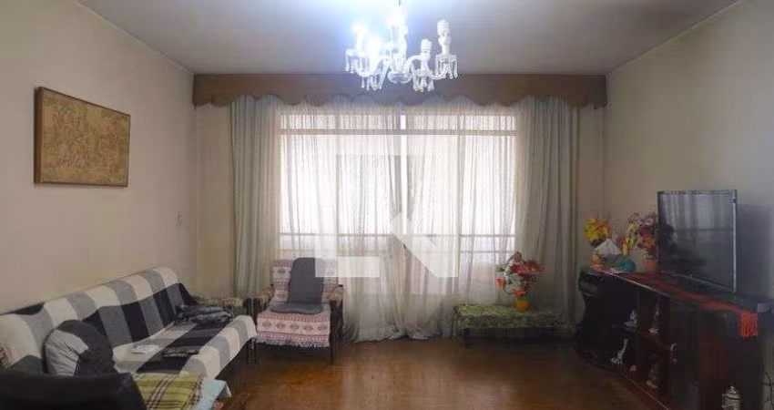 Casa à Venda - Chácara Inglesa, 3 Quartos,  180 m2
