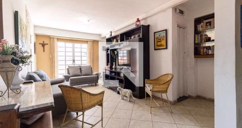 Casa à Venda - Bosque da Saúde, 3 Quartos,  240 m2