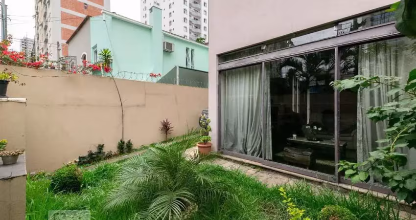 Casa em condomínio fechado com 3 quartos à venda na Rua Baluarte, 517, Vila Olímpia, São Paulo