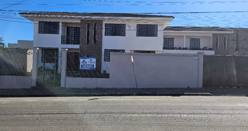 Oque você procura esta aqui, sobrado de luxo com localização privilegiada!  você está procurando por um lar sofisticado e confortável, com uma localização privilegiada e uma vista deslumbrante da cida