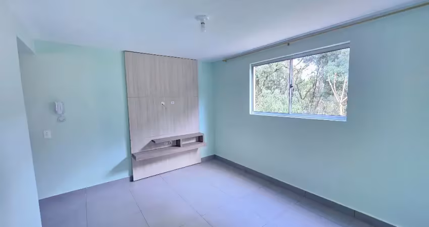 Apartamento a poucos minutos do centro com 2 quartos totalmente reformado