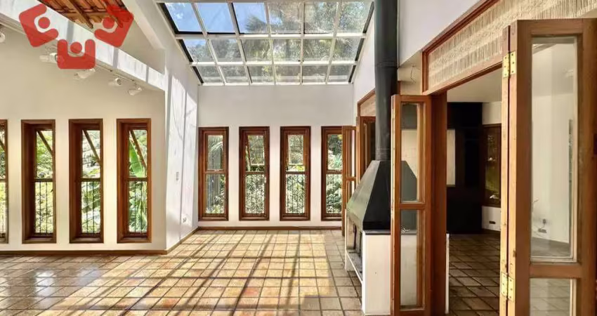 MARAVILHOSO SOBRADO DISPONÍVEL PARA VENDA E/OU LOCAÇÃO - Jardim Três Marias - Taboão da Serra/SP
