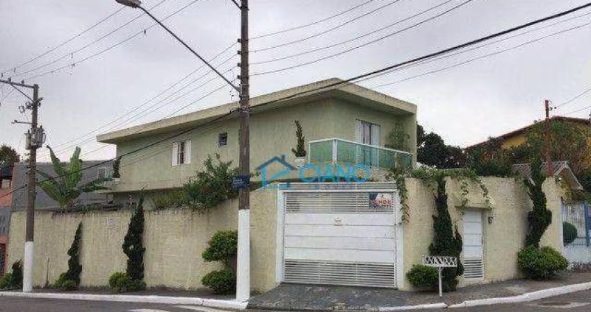 Sobrado Vila Industrial, 320m²  3 dormitórios, 9 vagas de garagem. Ótima Localização!