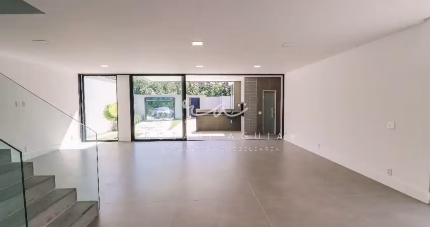 Casa com 4 suítes em condomínio de alto padrão na barra da tijuca