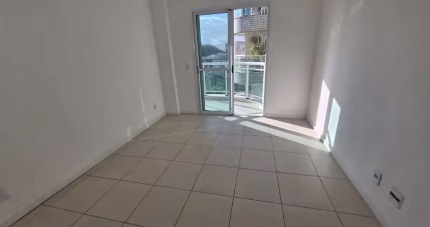 Apartamento na freguesia - 2 quartos com suíte e closet - infraestrutura de lazer