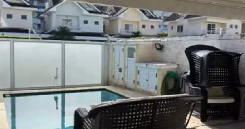 Casa em condomínio com 4 quartos no Recreio dos Bandeirantes