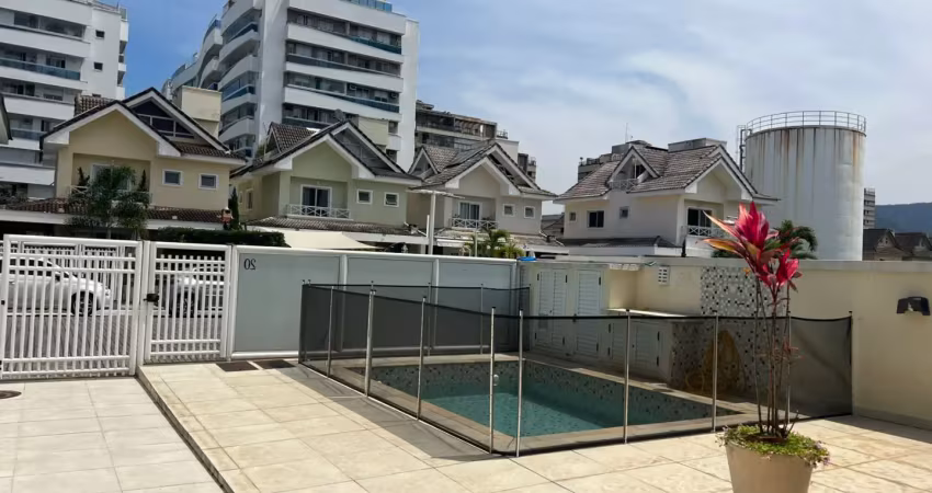 Linda casa em condomínio fechado com 4 quartos e 200 m2 no recreio dos bandeirantes