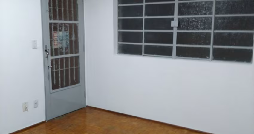 Casa térrea, 2 dormitórios, próx ao centro historico