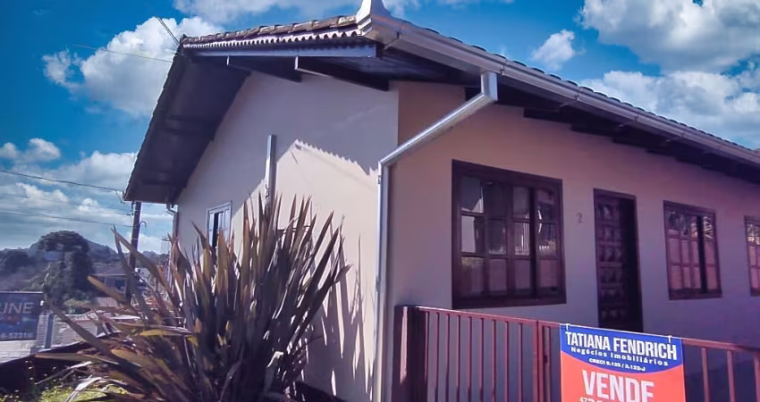 Kitnet com Sacada e Dois Quartos à Venda
