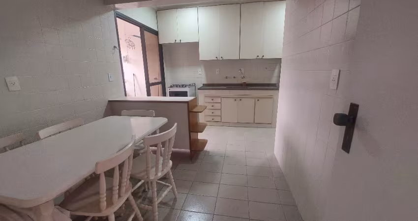 Apartamento 3 dormitórios amplo e espaçoso Enseada Guarujá SP