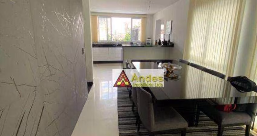 Maravilhoso sobrado com piscina. Todo reformado 3 suítes, cozinha planejada estilo americana. Conceito aberto!