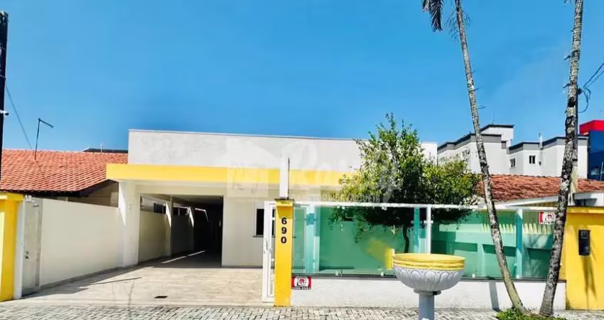 Casa com 360m  de área total à venda, balneário betaras, matinhos - pr
